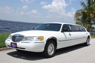 Stretch Limo - Lincoln Town Car