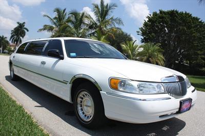 Stretch Limo - Lincoln Town Car