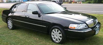 Sedan - Lincoln Town Car
