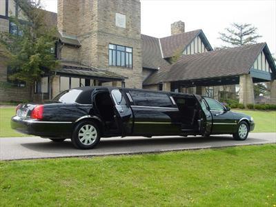Stretch Limo - Lincoln Town Car