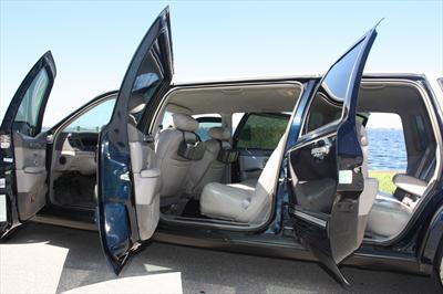 Stretch Limo - Lincoln Town Car