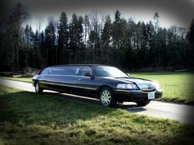 Stretch Limo - Lincoln Town Car