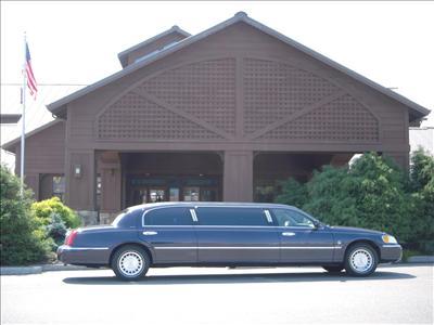 Stretch Limo - Lincoln Town Car