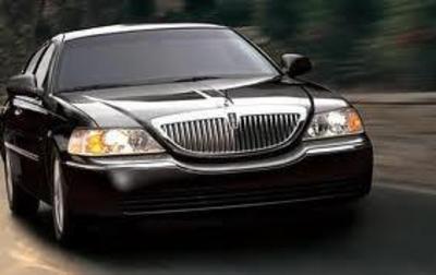 Sedan - Lincoln Town Car L