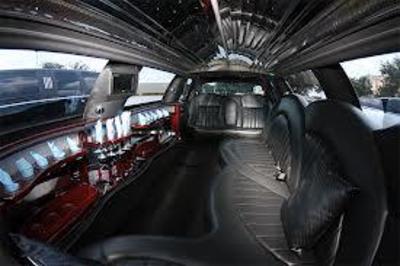 Stretch Limo - Lincoln Town Car