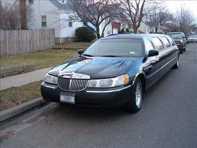 Stretch Limo - Lincoln Town Car