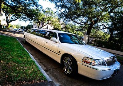Stretch Limo - Lincoln Town Car