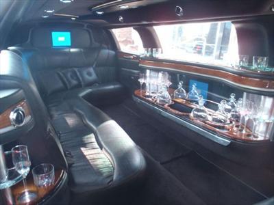 Stretch Limo - Lincoln Town Car