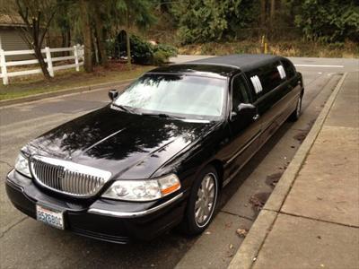 Stretch Limo - Lincoln Town Car