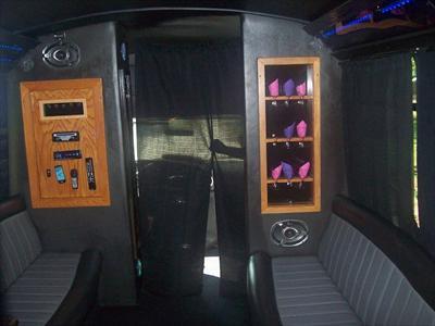 Mini-Bus - Limo / Party Style 