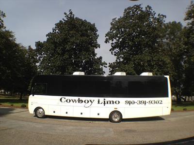 MotorCoach - Deluxe Motor Coach 