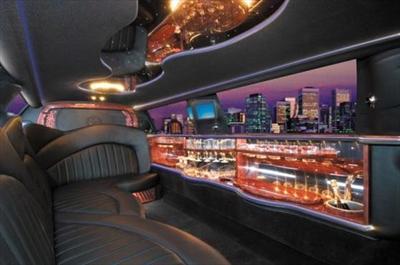 Stretch Limo - Lincoln Town Car