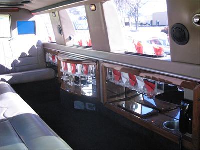 Stretch SUV - Lincoln Navigator