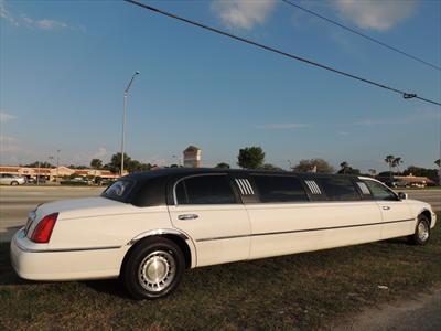 Stretch Limo - Lincoln Town Car