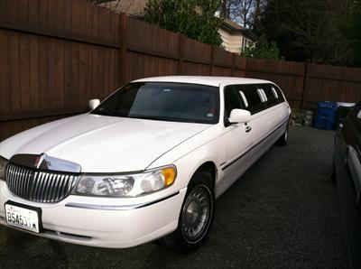 Stretch Limo - Lincoln Town Car