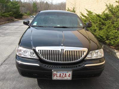 Sedan - Lincoln Town Car L