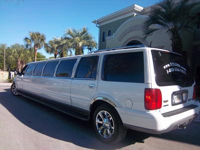 Stretch SUV - Lincoln Navigator