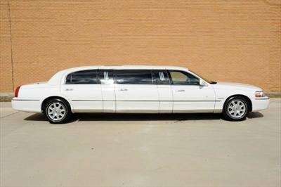 Stretch Limo - Lincoln Town Car