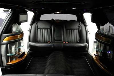 Stretch Limo - Lincoln Town Car