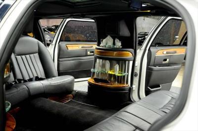 Stretch Limo - Lincoln Town Car