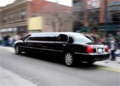 Stretch Limo - Lincoln Town Car