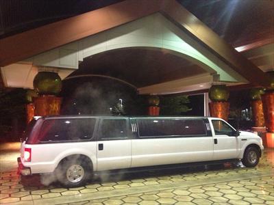 Stretch SUV - Ford Excursion
