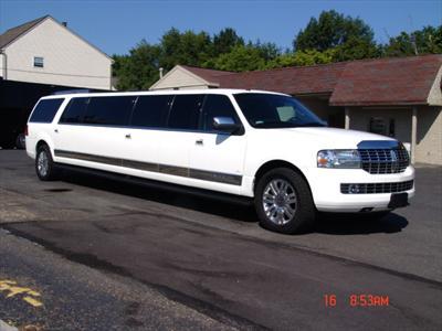 Stretch SUV - Lincoln Navigator