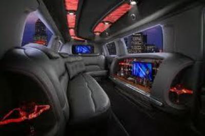 Stretch Limo - Lincoln MKT