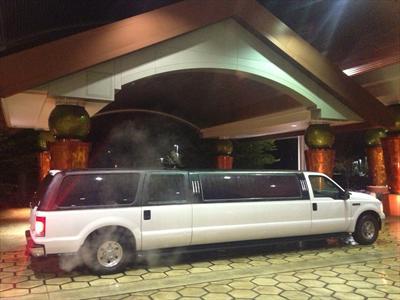 Stretch SUV - Ford Excursion