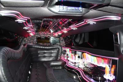Stretch Limo - Cadillac DTS
