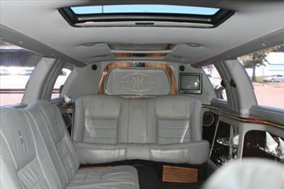 Stretch Limo - Lincoln Town Car