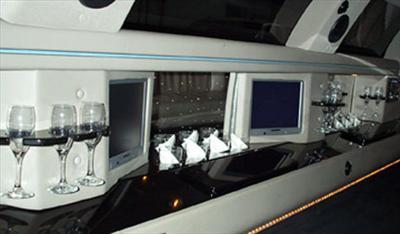 Stretch Limo - Lincoln Town Car