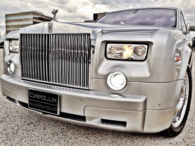 Luxury Sedan - Rolls Royce Phantom