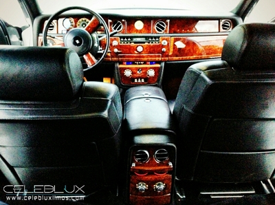 Luxury Sedan - Rolls Royce Phantom