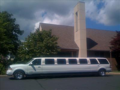 Stretch SUV - Lincoln Navigator