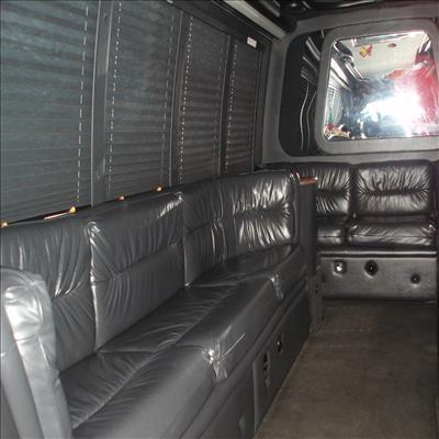 Mini-Bus - Limo / Party Style 