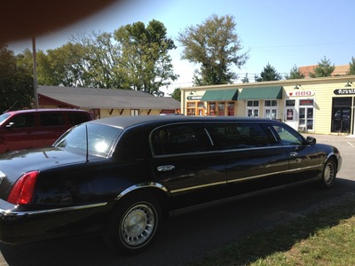 Stretch Limo - Lincoln Town Car