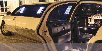 Sedan - Lincoln Town Car