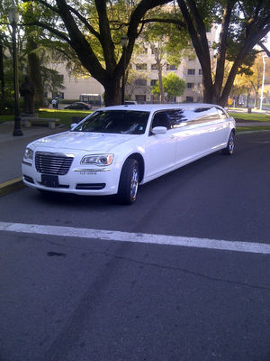 Stretch Limo - Chrysler 300