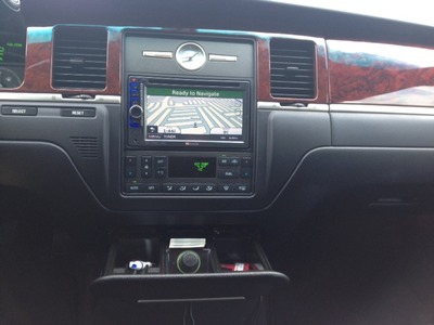 Sedan - Lincoln Town Car