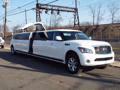 Stretch SUV - Infiniti QX