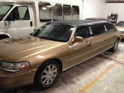 Stretch Limo - Lincoln Town Car
