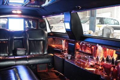 Stretch Limo - Lincoln Town Car