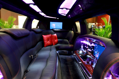 Stretch Limo - Lincoln Town Car