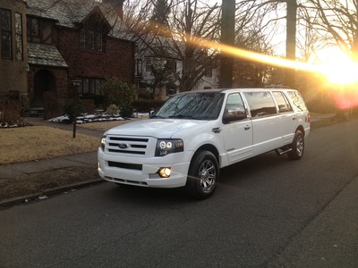 Stretch SUV - Ford Expedition