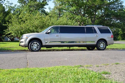 Stretch SUV - Lincoln Navigator