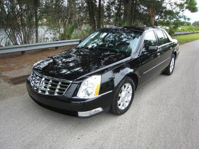 Sedan - Cadillac DTS