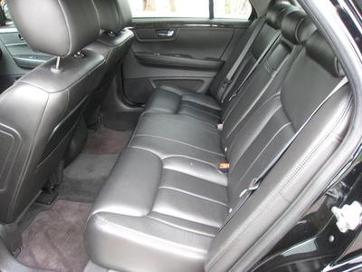 Sedan - Cadillac DTS