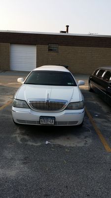 Stretch Limo - Lincoln Town Car