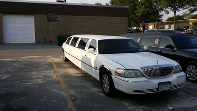 Stretch Limo - Lincoln Town Car